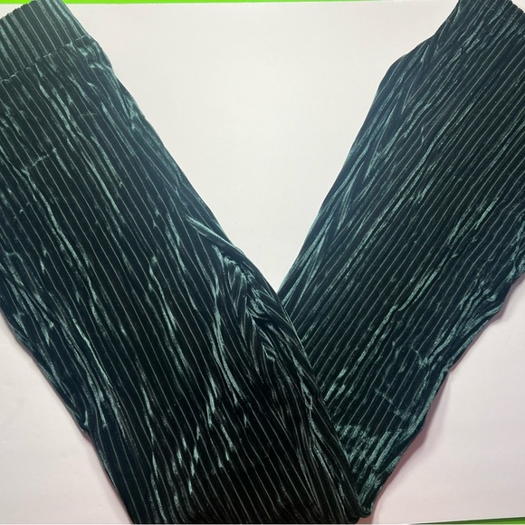 SHEIN Size Medium Green Flare Boot Cut Pants NWOT Holiday Pants - Picture 6 of 9